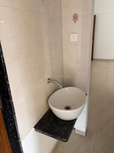Bathroom Image of 1050 Sq.ft 2 BHK Apartment / Flat for rent in Ashoka Royale, Kalpataru Nagar Nashik for Rs. 20000