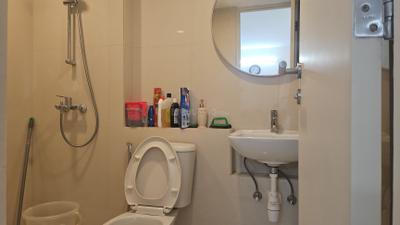 Bathroom Image of 655 Sq.ft 1 BHK Apartment / Flat for rent in Hiranandani Glen Classic, Devinagar Bengaluru for Rs. 40000