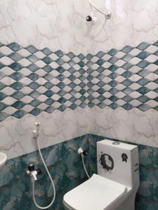 Bathroom Image of 1000 Sq.ft 2 BHK Builder Floor for rent in Keeranatham Coimbatore for Rs. 12000