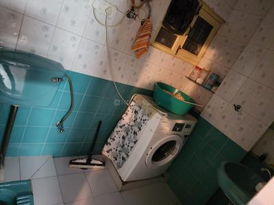 Bathroom Image of 1750 Sq.ft 3 BHK Apartment / Flat for sale in Hazratganj Lucknow for Rs. 10000000