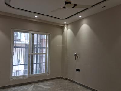 Bedroom Image of 2700 Sq.ft 4 BHK Builder Floor for sale in Paschim Vihar New Delhi for Rs. 60000000