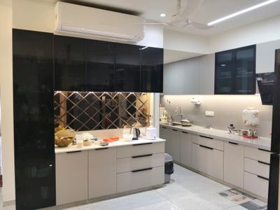 Kitchen Image of 3475 Sq.ft 4 BHK Apartment / Flat for sale in Nysa Essence 51 by Nysa Buildspace LLP, Thaltej Ahmedabad for Rs. 37000000