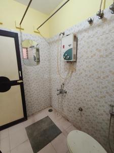 Bathroom Image of 900 Sq.ft 2 BHK Apartment / Flat for rent in Mathikere Bengaluru for Rs. 25000