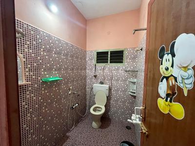 Bathroom Image of 1200 Sq.ft 3 BHK Builder Floor for rent in RV Nagar Vellore for Rs. 15000