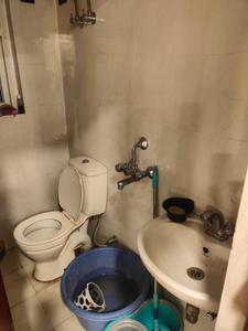 Bathroom Image of 2250 Sq.ft 3 BHK Builder Floor for rent in Sector 84 Faridabad for Rs. 32000