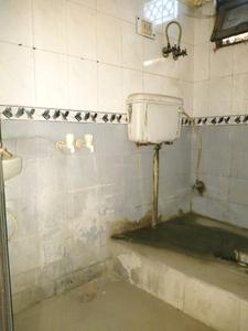 Common Bathroom Image of 900 Sq.ft 2 BHK Apartment / Flat for sale in Rajendra Nagar Ghaziabad for Rs. 5250000