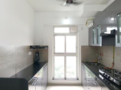 Kitchen Image of 1100 Sq.ft 3 BHK Apartment / Flat for rent in Godrej Emerald, Kasarvadavali Thane for Rs. 45000