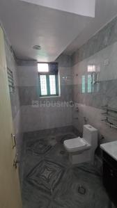 Bathroom Image of 1600 Sq.ft 2 BHK Builder Floor for rent in Sector 40 Gurgaon for Rs. 32000
