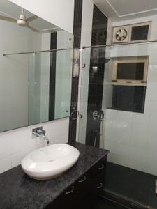 Bathroom Image of 5800 Sq.ft 7 BHK Independent House for rent in New Friends Colony New Delhi for Rs. 700000