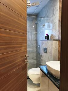 Common Bathroom Image of 1600 Sq.ft 3 BHK Builder Floor for rent in Trehan Luxury Floors 71, Sector 71 Gurgaon for Rs. 47000
