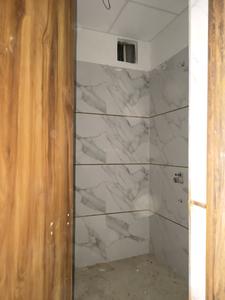 Common Bathroom Image of 1600 Sq.ft 4 BHK Apartment / Flat for sale in Govindpuram Ghaziabad for Rs. 6865000
