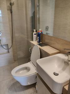 Bedroom Image of 650 Sq.ft 1 BHK Apartment / Flat for sale in Hiranandani Regent Hill A B C D And E Wing, Powai Mumbai for Rs. 18800000