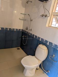 Bathroom Image of 1022 Sq.ft 2 BHK Apartment / Flat for rent in Models Status, Panjim Goa for Rs. 70000