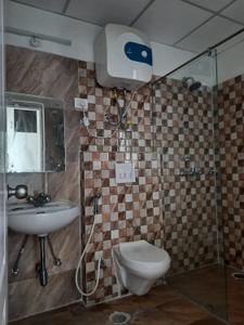 Bathroom Image of 1800 Sq.ft 3 BHK Apartment / Flat for rent in Ansal Celebrity Garden Block P, Sector A Lucknow for Rs. 33000