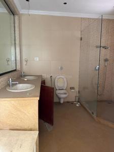 Bathroom Image of 3300 Sq.ft 3 BHK Apartment / Flat for sale in Colaba Mumbai for Rs. 110000000