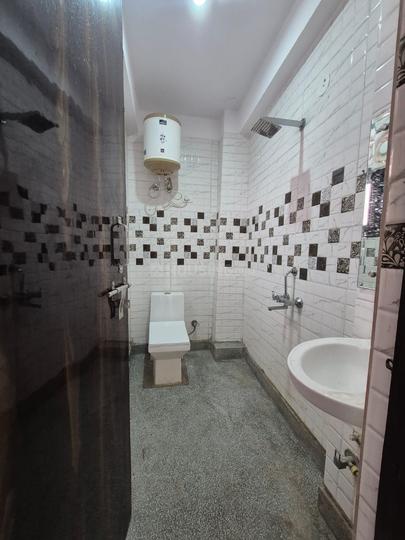 Saket Bathroom 1