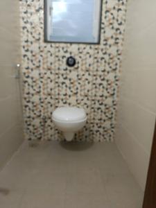 Common Bathroom Image of 1000 Sq.ft 2 BHK Apartment / Flat for sale in Parklane Lifeseasons, Dighi Pune for Rs. 6000000