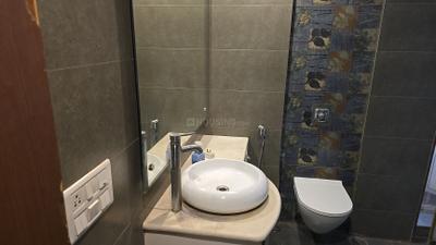 Image of 2400 Sq.ft 4 BHK Apartment / Flat for rent in K Raheja Classique, Andheri West, Mumbai for Rs. 300000