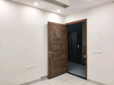 Living Room Image of 1300 Sq.ft 2 BHK Builder Floor for rent in Sector 69 Gurgaon for Rs. 26000