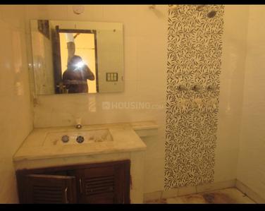 Bathroom Image of 3812 Sq.ft 6 BHK Independent House for rent in Panchkula Extension Panchkula for Rs. 75000