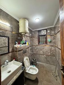 Bathroom Image of 850 Sq.ft 2 BHK Apartment / Flat for rent in Chhattarpur New Delhi for Rs. 25000