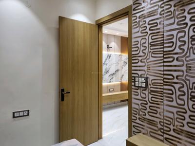 Bedroom Image of 800 Sq.ft 3 BHK Apartment / Flat for sale in Sewak Park New Delhi for Rs. 5800000