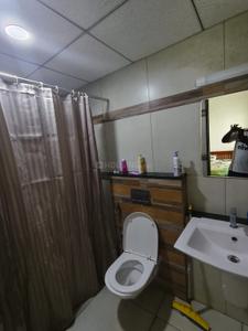 Bathroom Image of 1615 Sq.ft 3 BHK Apartment / Flat for sale in Asset Canvas, Maradu Kochi for Rs. 15000000