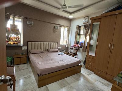 Bedroom Image of 910 Sq.ft 2 BHK Apartment / Flat for rent in Bandra East Mumbai for Rs. 80000