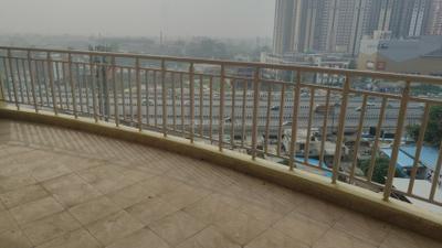 Balcony Image of 2415 Sq.ft 4 BHK Apartment / Flat for rent in Rise Organic Homes Phase 1, Mahurali Ghaziabad for Rs. 40000