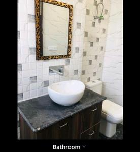 Bathroom Image of 900 Sq.ft 1 BHK Builder Floor for rent in Sector 40 Gurgaon for Rs. 23000