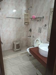 Bathroom Image of 1935 Sq.ft 3 BHK Builder Floor for sale in Sector 43 Gurgaon for Rs. 22000000
