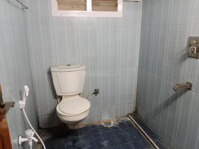 Bathroom Image of 1500 Sq.ft 3 BHK Apartment / Flat for rent in Gandhipuram Coimbatore for Rs. 32000