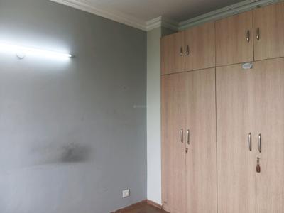 Bedroom Image of 1467 Sq.ft 2 BHK Apartment / Flat for rent in Raheja Vedaanta, Sector 108 Gurgaon for Rs. 30000