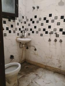 Common Bathroom Image of 630 Sq.ft 2 BHK Builder Floor for sale in Patparganj New Delhi for Rs. 7500000