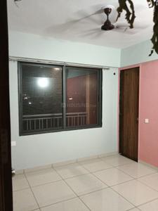 Bedroom Image of 760 Sq.ft 3 BHK Apartment / Flat for rent in Sunbuildcon Suryansh Sanidhya Shivalaya, Sarkhej Ahmedabad for Rs. 22000