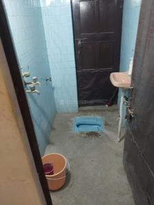 Bathroom Image of 1500 Sq.ft 2.5 BHK Builder Floor for rent in Bannadevi Aligarh for Rs. 8000