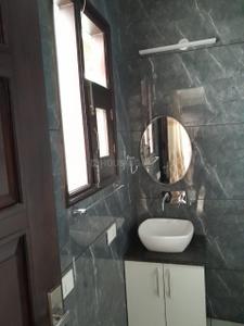 Bathroom Image of 1850 Sq.ft 1 BHK Independent House for rent in Sector 7 Panchkula for Rs. 18000