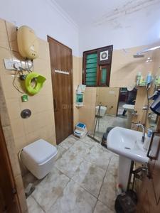Bathroom Image of 1500 Sq.ft 3 BHK Builder Floor for rent in Model Town New Delhi for Rs. 55000