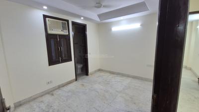 Bedroom Image of 1500 Sq.ft 3 BHK Builder Floor for rent in Gautam Nagar New Delhi for Rs. 60000