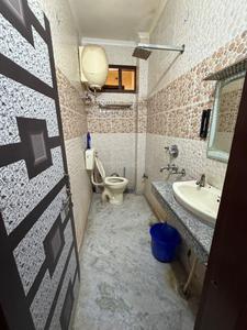 Bathroom Image of 600 Sq.ft 2 BHK Builder Floor for rent in Uttam Nagar New Delhi for Rs. 15000
