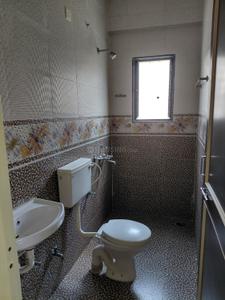 Bathroom Image of 1000 Sq.ft 2 BHK Independent House for rent in Hadapsar Pune for Rs. 19000