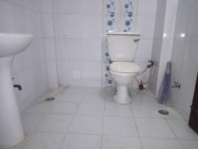 Bathroom Image of 2300 Sq.ft 3 BHK Independent House for rent in Sector 41 Noida for Rs. 45000