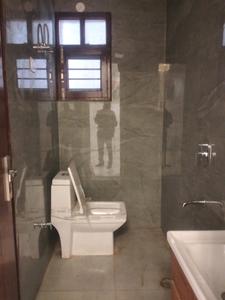 Common Bathroom Image of 1250 Sq.ft 3 BHK Builder Floor for sale in Shalimar Garden Ghaziabad for Rs. 6500000