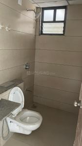 Bathroom Image of 1450 Sq.ft 3 BHK Apartment / Flat for rent in Zaveri Greens, Ghuma Ahmedabad for Rs. 21000