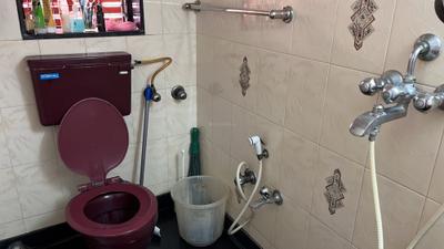 Bathroom Image of 5500 Sq.ft 4 BHK Villa for sale in Sheffield Tower, Andheri West Mumbai for Rs. 220000000