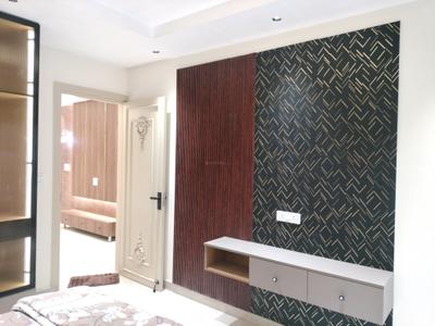 Bedroom Image of 1350 Sq.ft 4 BHK Builder Floor for sale in Raju Parak Extension New Delhi for Rs. 16000000