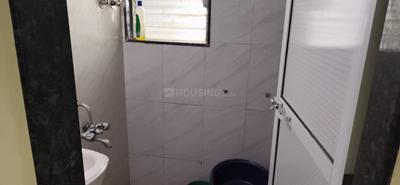 Bathroom Image of 450 Sq.ft 1 BHK Apartment / Flat for rent in Borivali East Mumbai for Rs. 34000