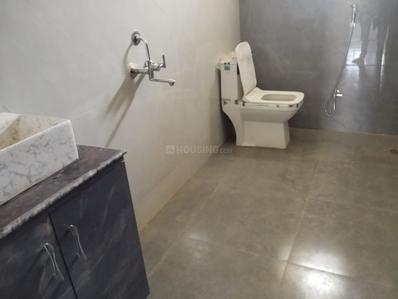 Bathroom Image of 4000 Sq.ft 12 BHK Independent House for rent in Morabadi Ranchi for Rs. 100000