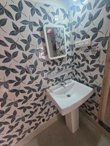 Bathroom Image of 850 Sq.ft 2 BHK Independent House for rent in Naya Bazaar Cuttack for Rs. 9000