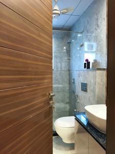 Common Bathroom Image of 1600 Sq.ft 3 BHK Builder Floor for rent in Trehan Luxury Floors 71, Sector 71 Gurgaon for Rs. 45500